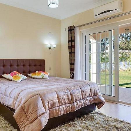 Villa Mikael - Free Wi-Fi - Aircon - Private Pool by bedzy Albufeira Esterno foto