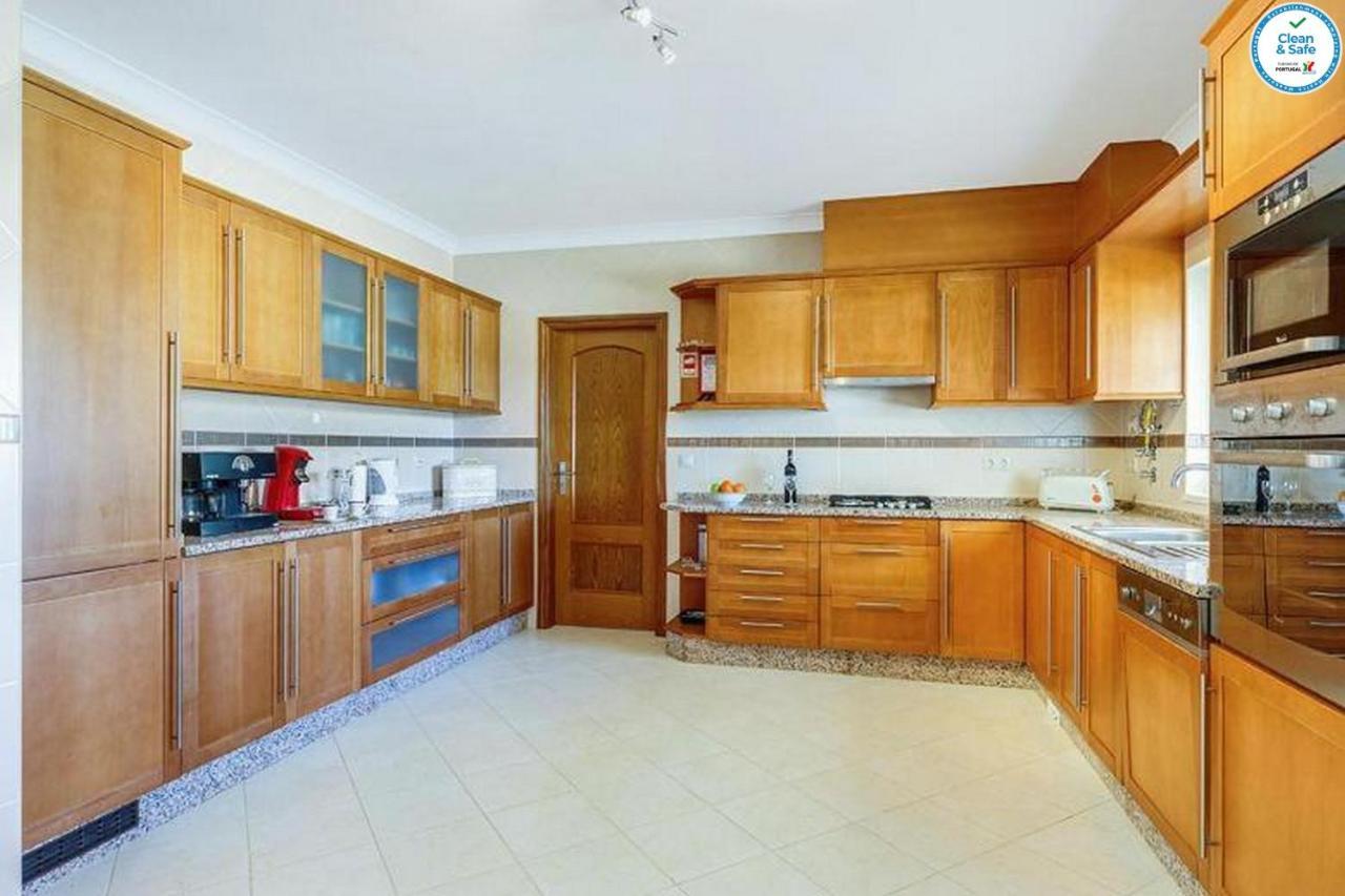 Villa Mikael - Free Wi-Fi - Aircon - Private Pool by bedzy Albufeira Esterno foto