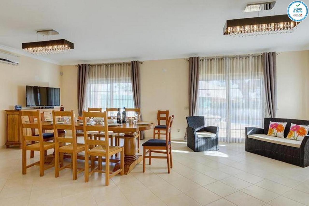 Villa Mikael - Free Wi-Fi - Aircon - Private Pool by bedzy Albufeira Esterno foto